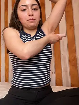 Snapshot of floooohv chatting on October 18, 2025, 9:59 pm floooohv online show from October 18, 2025, 9:59 pm