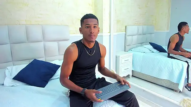 Snapshot of LexiAndDeker chatting on September 20, 2025, 7:37 pm LexiAndDeker online show from September 20, 2025, 7:37 pm