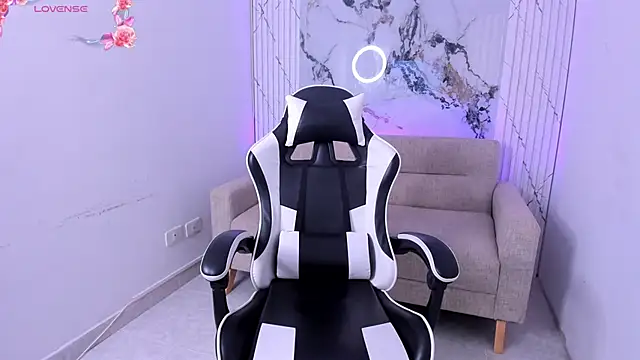 Snapshot of LexiAndDeker chatting on September 29, 2025, 5:29 pm LexiAndDeker online show from September 29, 2025, 5:29 pm