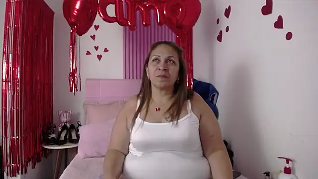 scarlettbooty online show from February 12, 2026, 8:04 pm