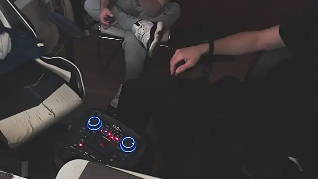 weknowourworth6999 online show from September 22, 2025, 10:56 pm