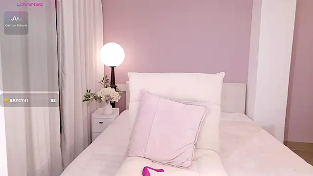 honey113 online show from April 19, 2026, 1:54 pm