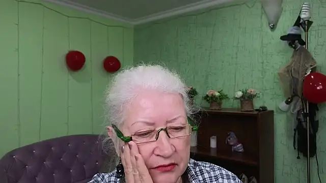 Maya Mayflower online show from March 7, 2025, 3:28 pm