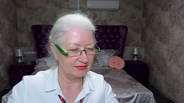 Maya Mayflower online show from March 12, 2025, 9:12 am