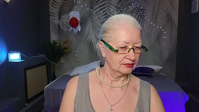 Maya Mayflower online show from March 13, 2025, 6:16 am