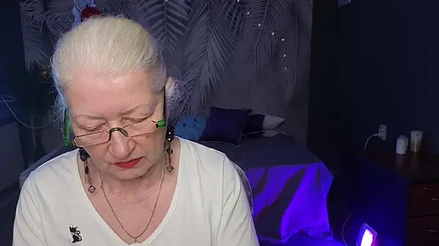 Maya Mayflower online show from March 14, 2025, 12:18 pm