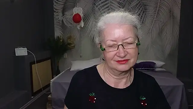 Maya Mayflower online show from March 16, 2025, 12:33 pm