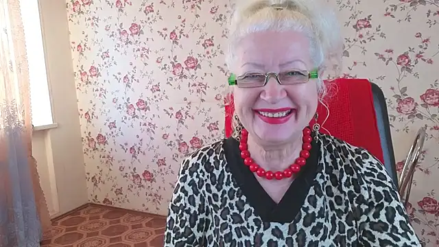 Maya Mayflower online show from October 24, 2025, 4:42 am