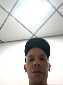 karlossan24 online show from March 17, 2026, 4:28 am