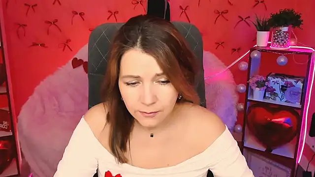 NicoleHitman online show from February 18, 2026, 9:38 am