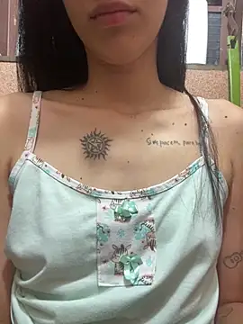 dianagomes2511 online show from March 3, 2025, 2:58 am