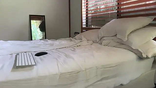 pleasuresponge online show from December 22, 2025, 2:30 am