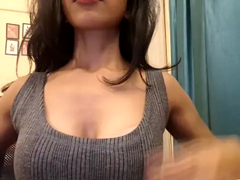 Queen Ayeshaa online show from November 18, 2025, 6:34 pm