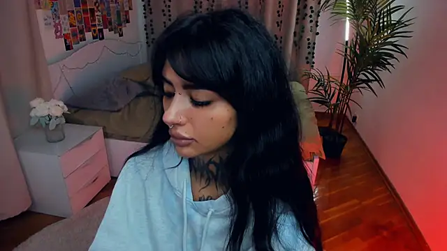 CharimgSabrina online show from February 12, 2026, 6:19 am