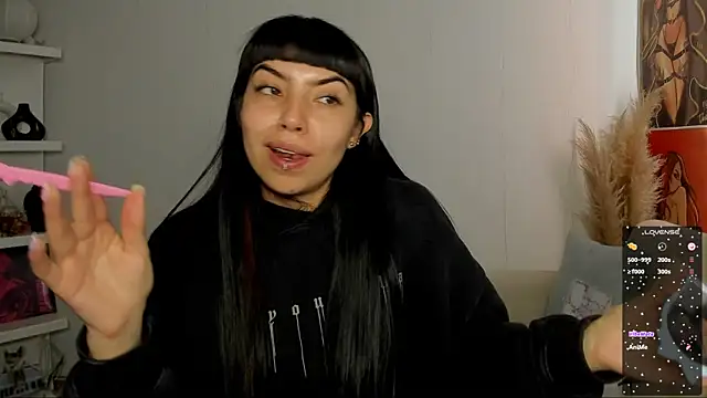 Saraa Desiree online show from September 18, 2025, 1:35 pm