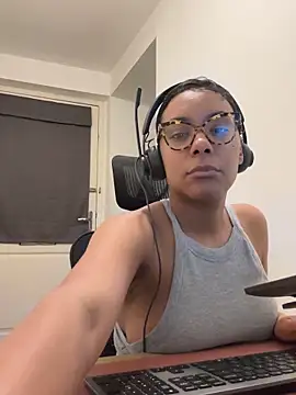 Melia Rayne online show from January 15, 2026, 3:05 pm