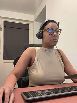 Melia Rayne online show from February 17, 2026, 10:45 am