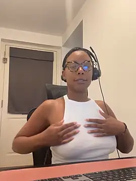 Melia Rayne online show from June 30, 2026, 9:54 am