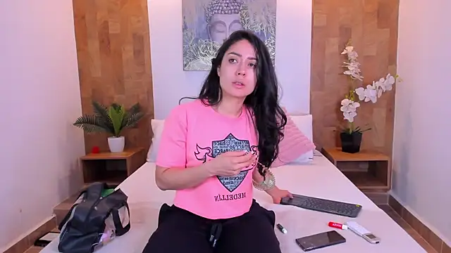 Snapshot of isabella_winkler chatting on March 13, 2026, 10:33 am isabella winkler online show from March 13, 2026, 10:33 am