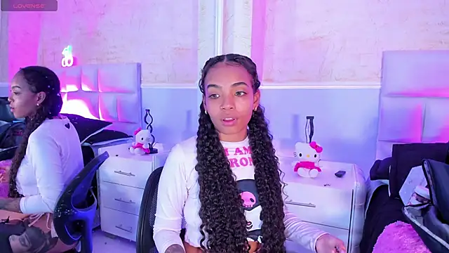 SarahLynn7 online show from March 19, 2025, 8:54 pm