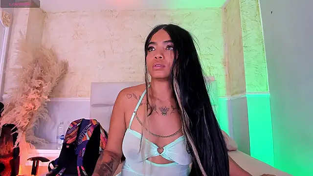 SarahLynn7 online show from April 8, 2026, 8:42 pm