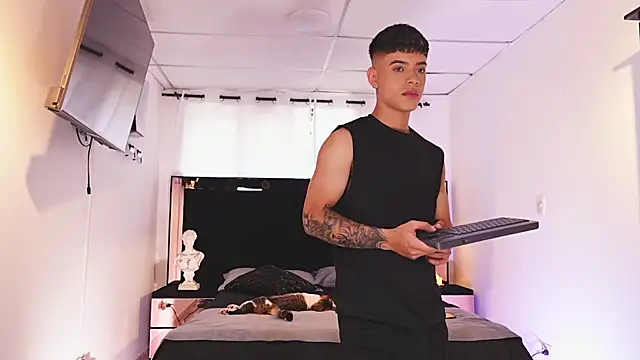 ErosKhaos online show from March 8, 2025, 8:46 pm