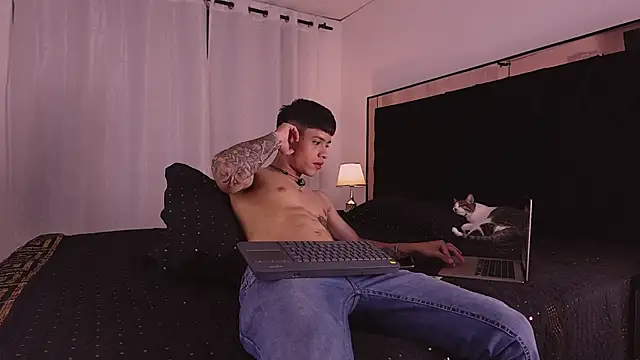 ErosKhaos online show from October 8, 2025, 12:08 am