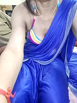 Cute-Zarina online show from November 23, 2025, 3:23 pm