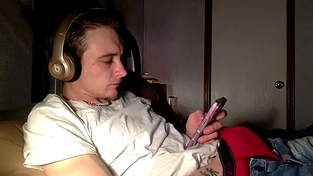 Ilovepussy1911 online show from February 8, 2026, 8:45 pm