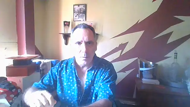 Snapshot of HunkofRock chatting on July 1, 2026, 2:40 pm HunkofRock online show from July 1, 2026, 2:40 pm