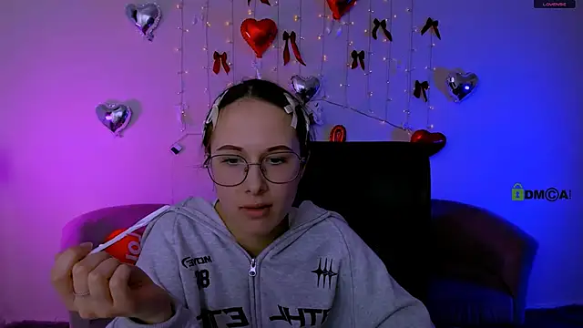 mona cloud online show from February 10, 2026, 7:51 pm