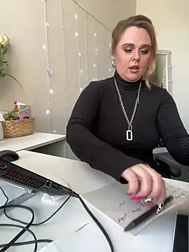 Juicy PeachLux online show from March 7, 2025, 8:02 am