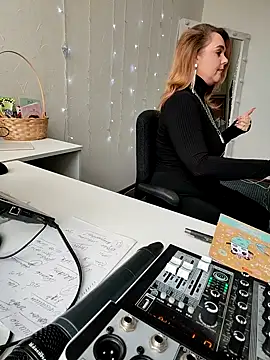 Juicy PeachLux online show from March 15, 2025, 6:58 am