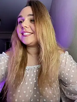 Juicy PeachLux online show from September 30, 2025, 2:44 pm