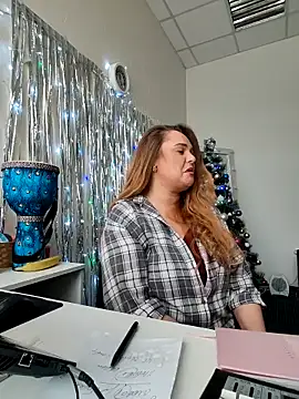 Juicy PeachLux online show from January 18, 2026, 7:34 am