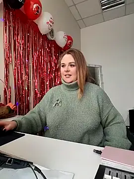 Juicy PeachLux online show from February 25, 2026, 5:50 am