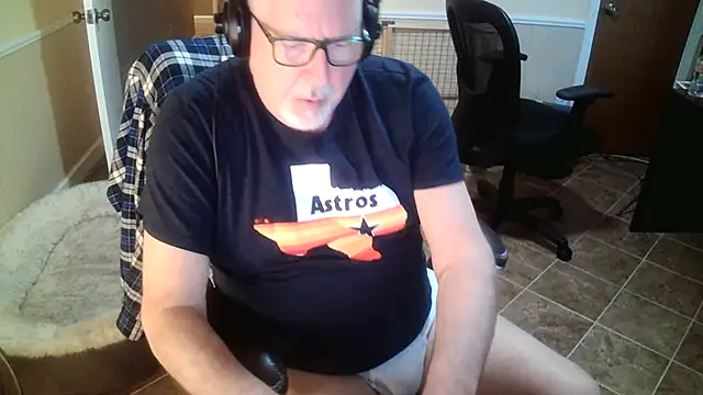 superbearboss online show from October 26, 2025, 1:39 pm