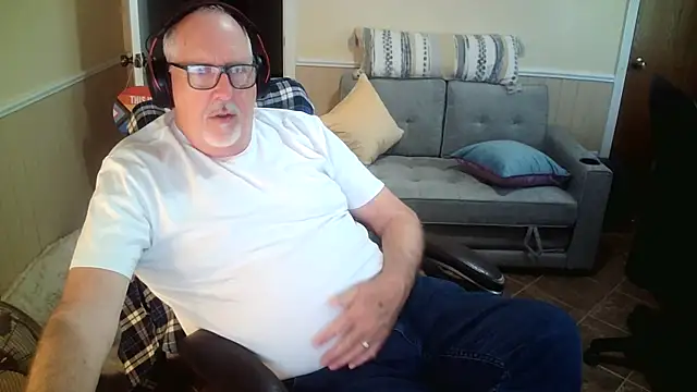 superbearboss online show from March 31, 2026, 5:24 pm