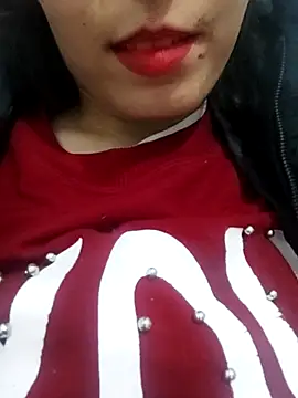 saraaxx1 online show from March 10, 2025, 8:34 pm