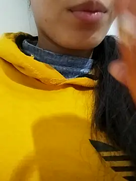 Snapshot of saraaxx1 chatting on November 20, 2025, 9:20 am saraaxx1 online show from November 20, 2025, 9:20 am