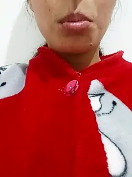 Snapshot of saraaxx1 chatting on November 29, 2025, 8:28 am saraaxx1 online show from November 29, 2025, 8:28 am