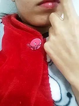 Snapshot of saraaxx1 chatting on December 4, 2025, 11:30 am saraaxx1 online show from December 4, 2025, 11:30 am