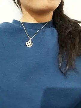 Snapshot of saraaxx1 chatting on February 8, 2026, 5:05 pm saraaxx1 online show from February 8, 2026, 5:05 pm