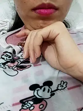 Snapshot of saraaxx1 chatting on February 19, 2026, 8:49 pm saraaxx1 online show from February 19, 2026, 8:49 pm