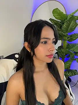  Emily Thompson  online show from July 16, 2026, 2:28 am