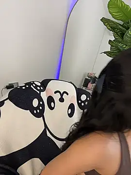  Emily Thompson  online show from July 17, 2026, 12:28 am