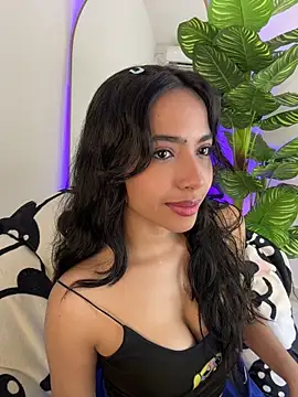  Emily Thompson  online show from July 24, 2026, 3:37 am