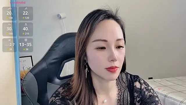 Snapshot of Dewluna chatting on March 6, 2025, 3:57 am Dewluna online show from March 6, 2025, 3:57 am