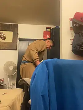 Snapshot of Feendy17 chatting on February 25, 2026, 7:51 am Feendy17 online show from February 25, 2026, 7:51 am