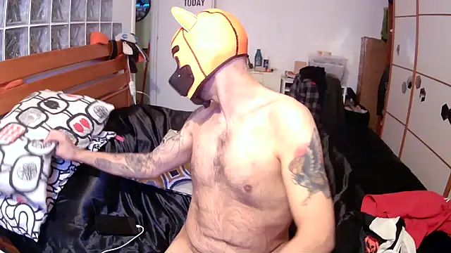 Snapshot of danix_wild_wolf chatting on December 17, 2025, 1:28 pm danix wild wolf online show from December 17, 2025, 1:28 pm